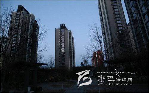 兩會(huì )美女記者的一天