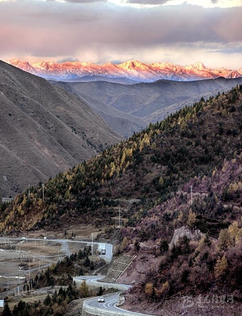 公路都這么美，你在川西高原到底錯過(guò)了多少風(fēng)景？